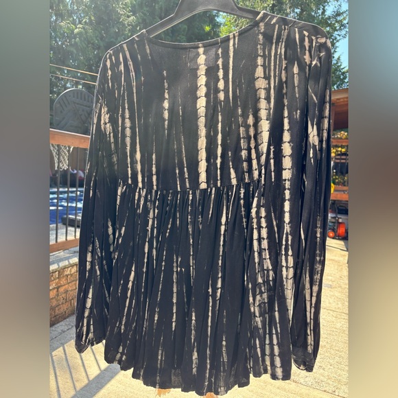 Cabo Gypsy Peasant Blouse - Picture 8 of 12